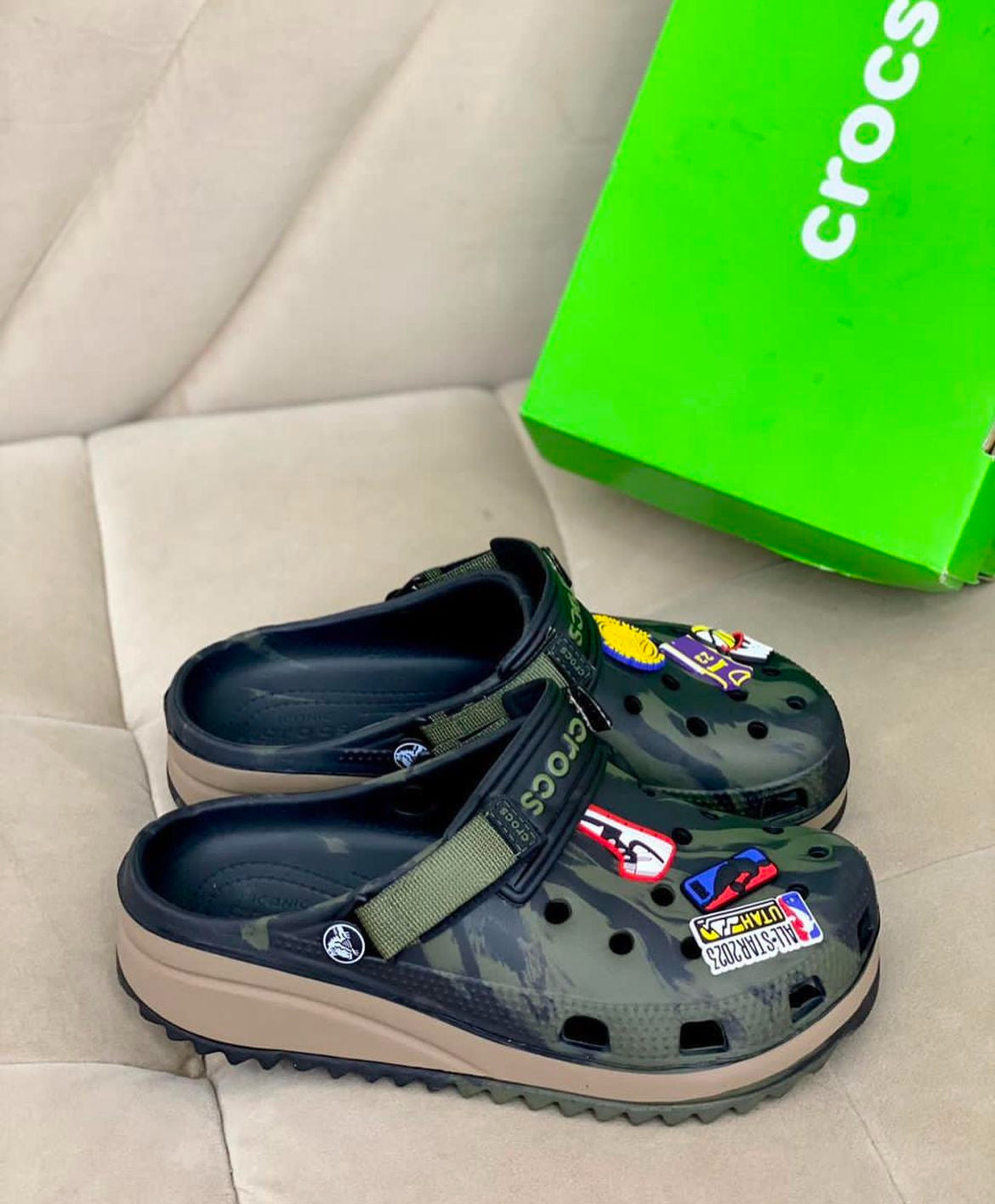 Crocs Camouflage : Chaussures Confortables au Style Nature Electroshopdakar