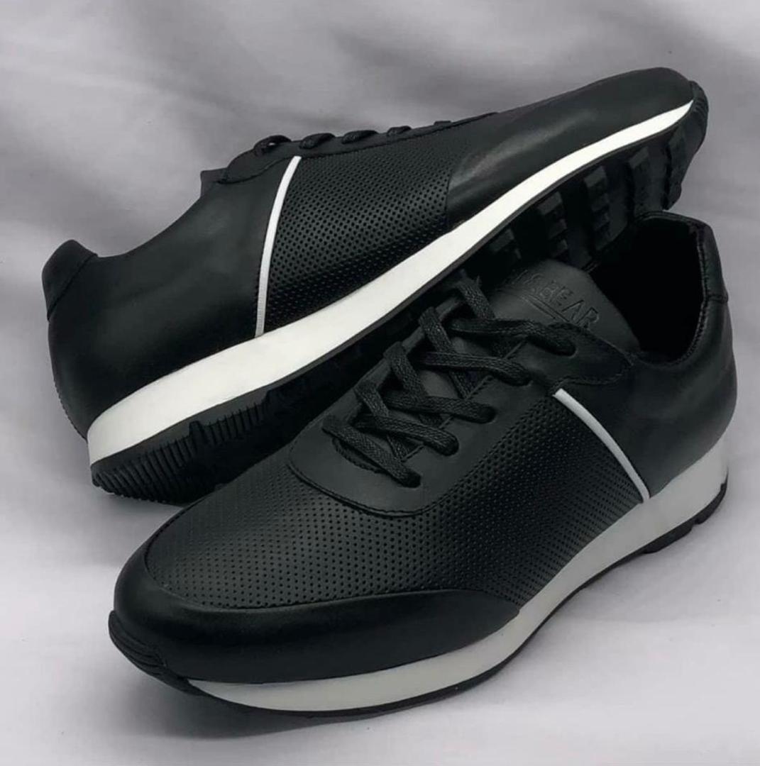 Chaussures Casual Noires - Élégance et Confort au Quotidien Electroshopdakar