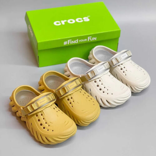 Sabots noirs Crocs futuristes avec sangle ajustable et design aéré Electroshopdakar