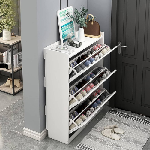 Meuble à chaussures en bois avec compartiments fermés