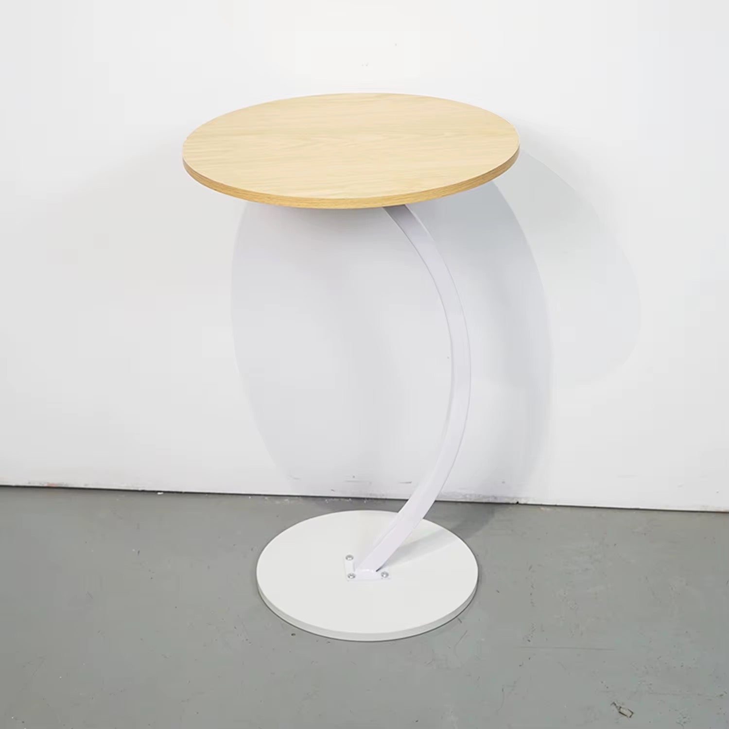Table d'appoint design en bois avec pied courbé Electroshopdakar